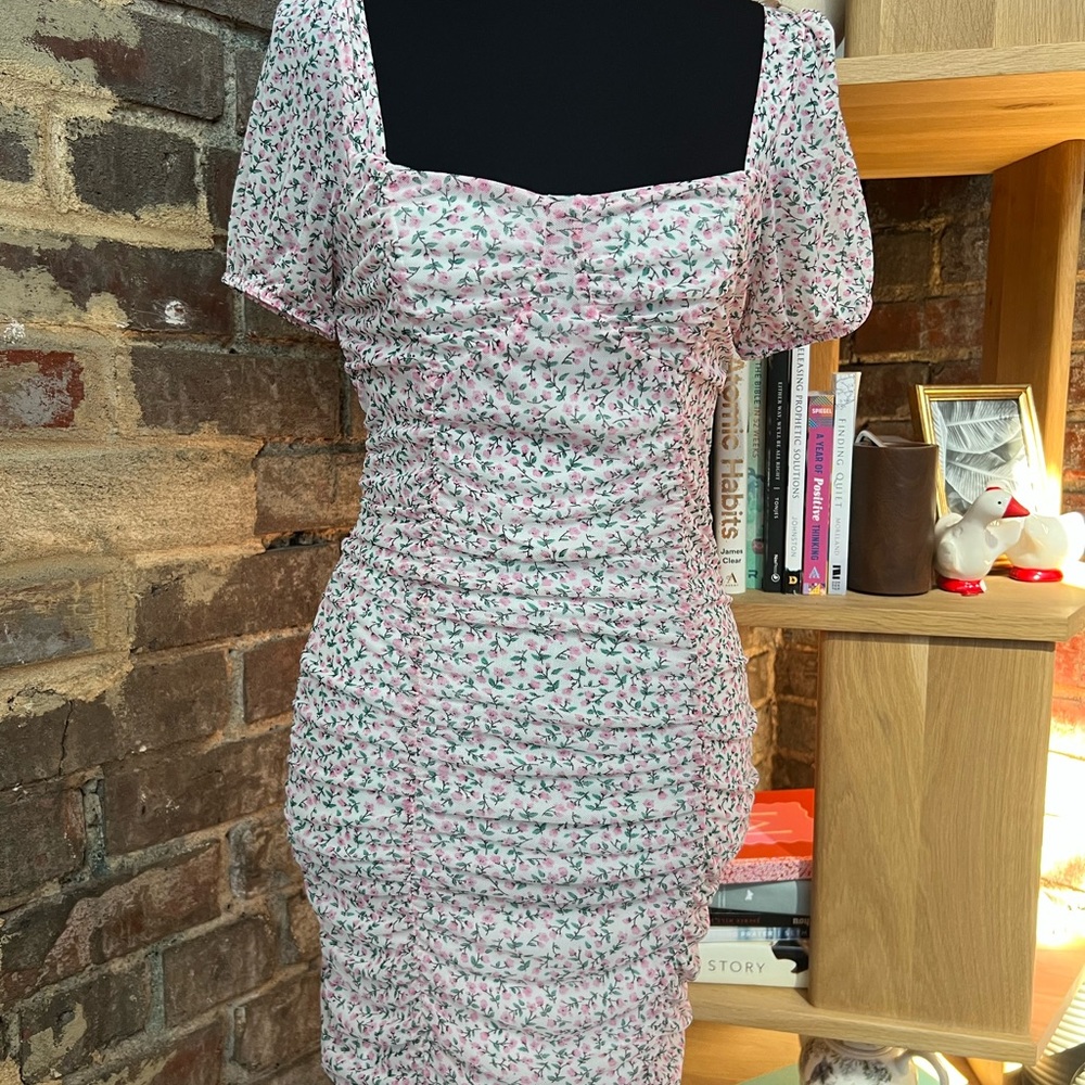 Liz & Sara Floral Pink Ruched Dress Women’s S - Baby Shower / Party